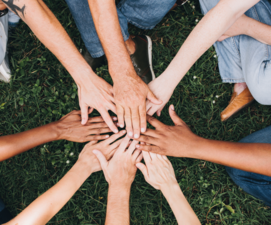 Swap del Fatto a Mano – Un momento di creatività e condivisione Swap del Fatto a Mano – Un momento di creatività e condivisione